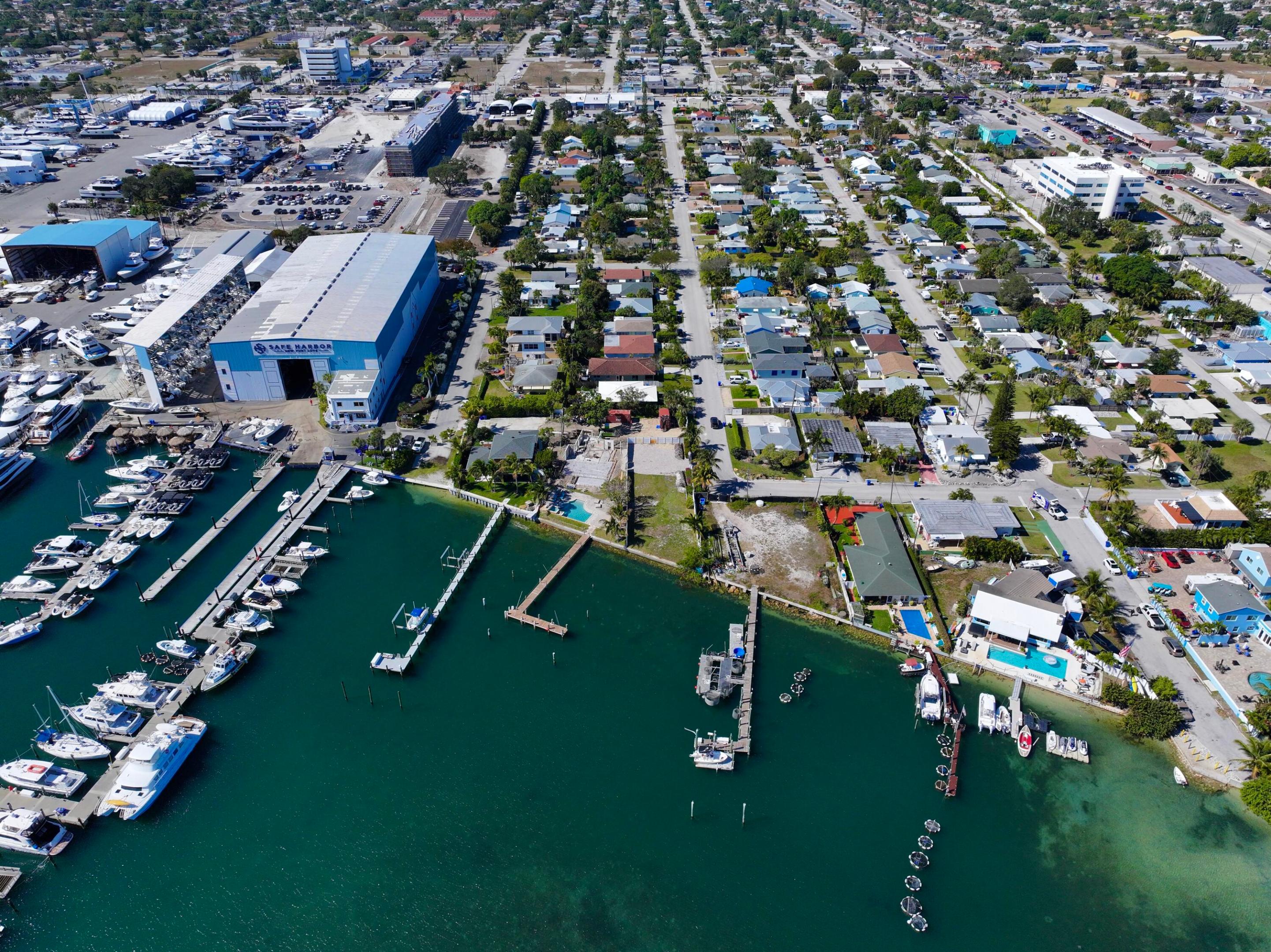 265 E 23rd St Riviera Beach, FL 33404