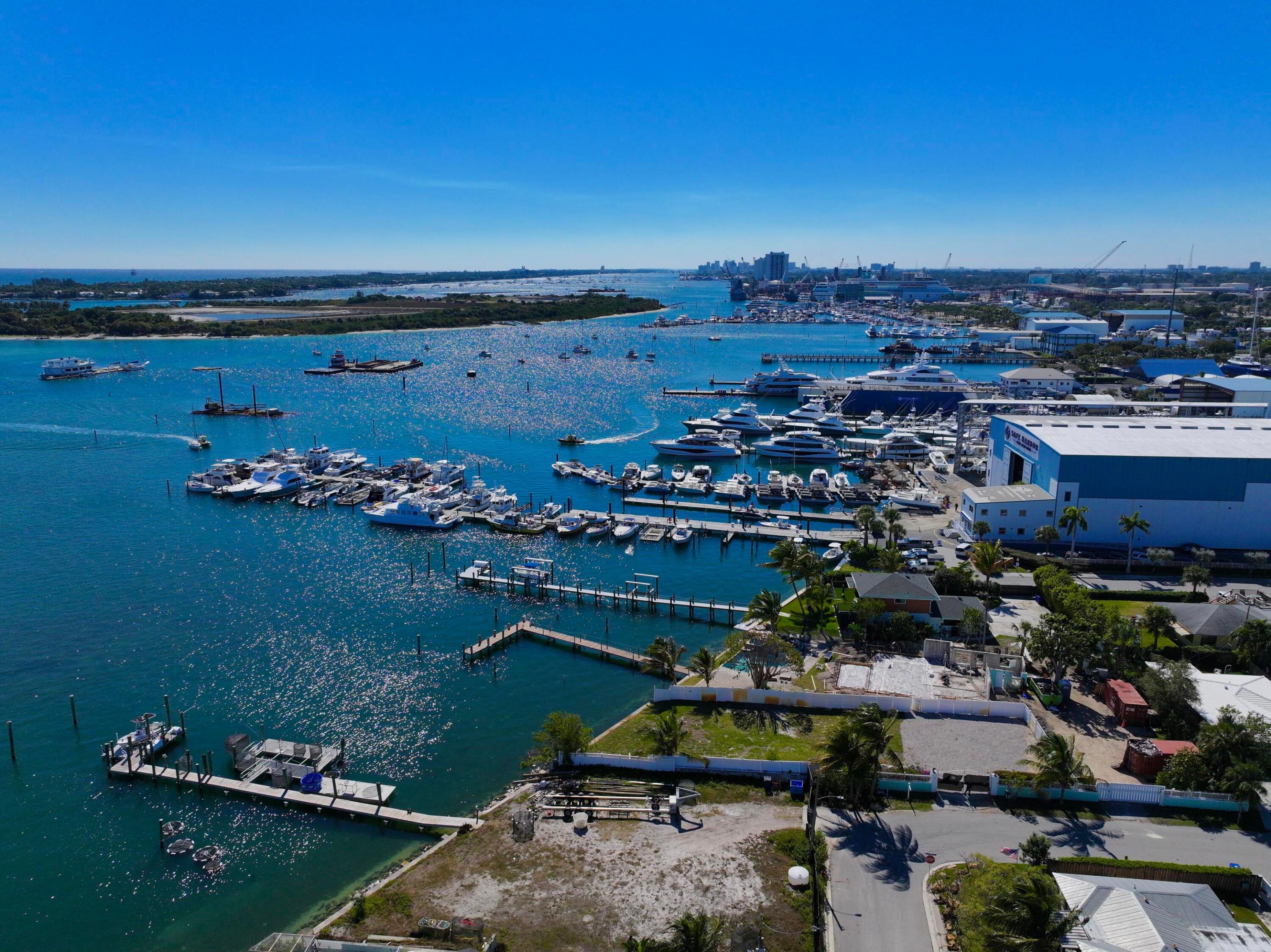 265 E 23rd St Riviera Beach, FL 33404