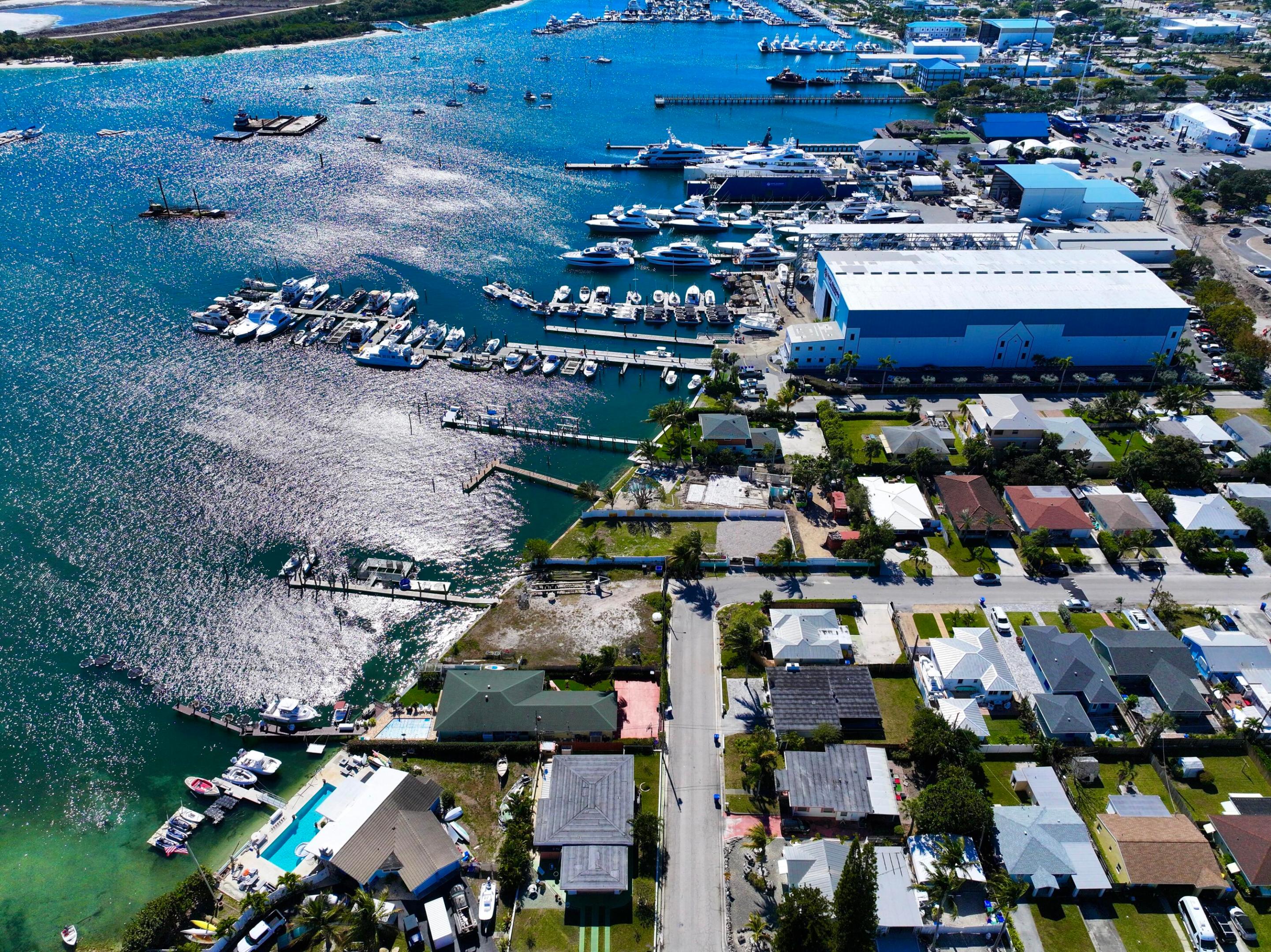 265 E 23rd St Riviera Beach, FL 33404