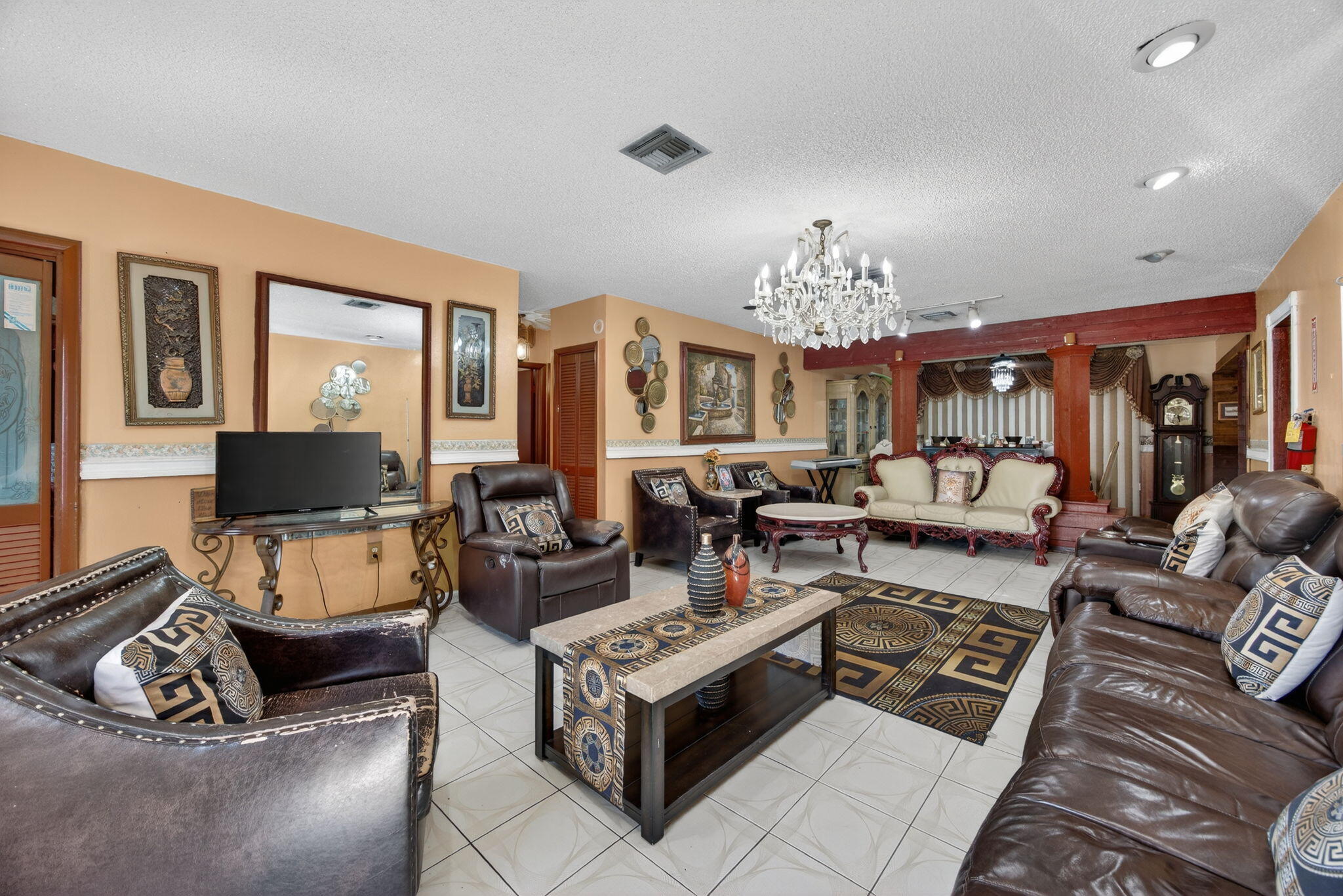 9281 Martinique Miami, FL 33189