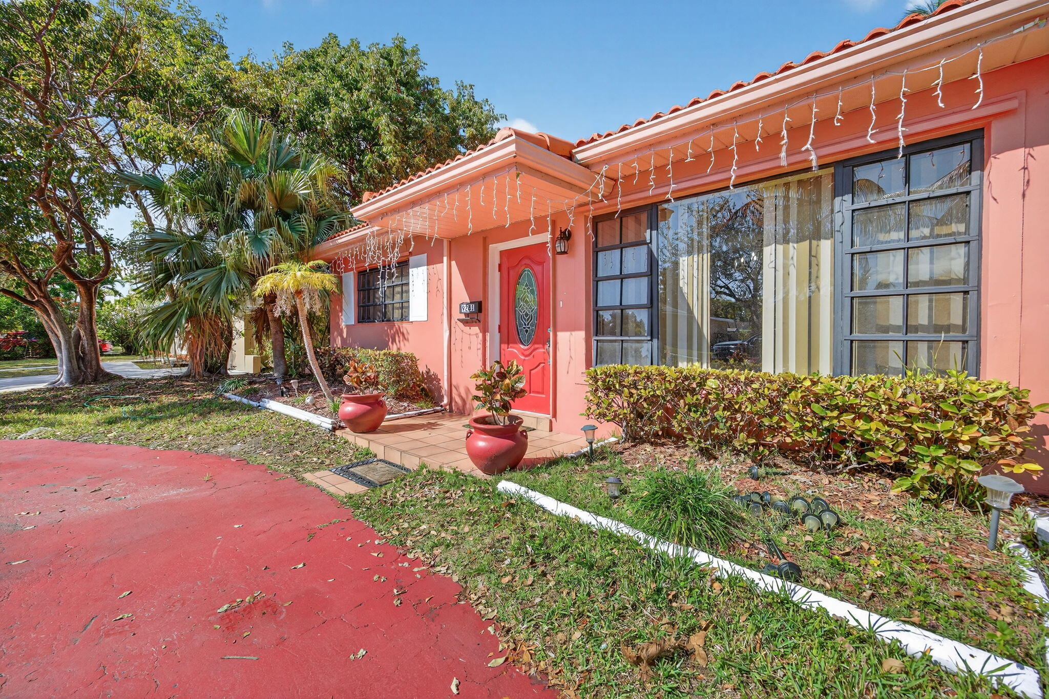 9281 Martinique Miami, FL 33189