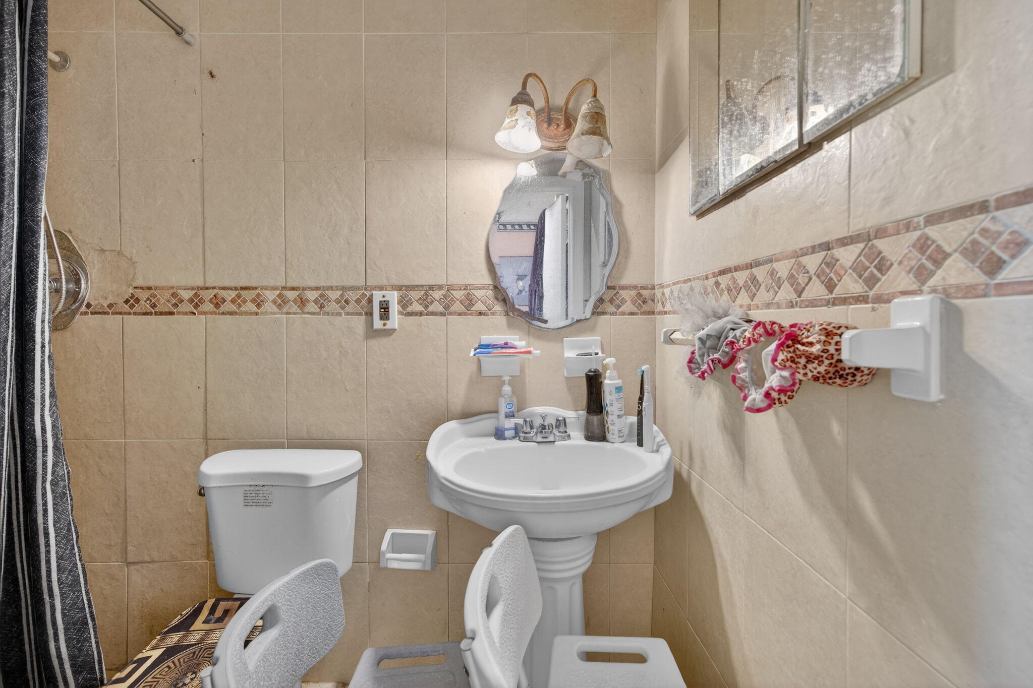 9281 Martinique Miami, FL 33189