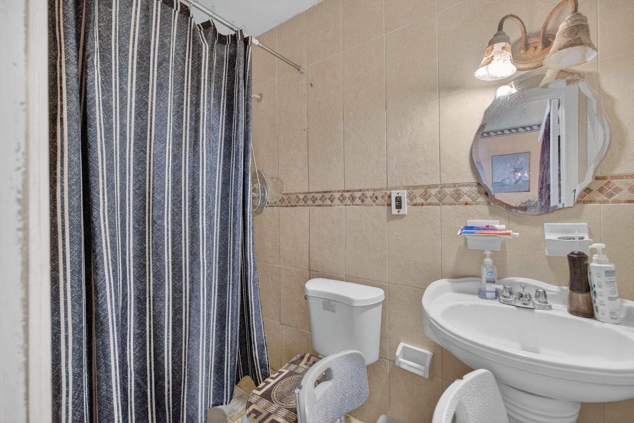 9281 Martinique Miami, FL 33189