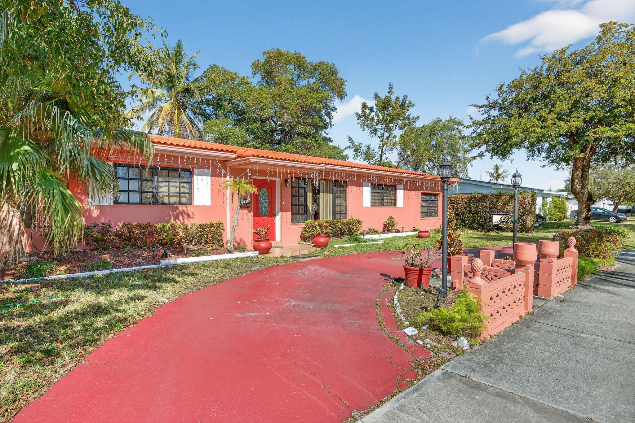 9281 Martinique Miami, FL 33189