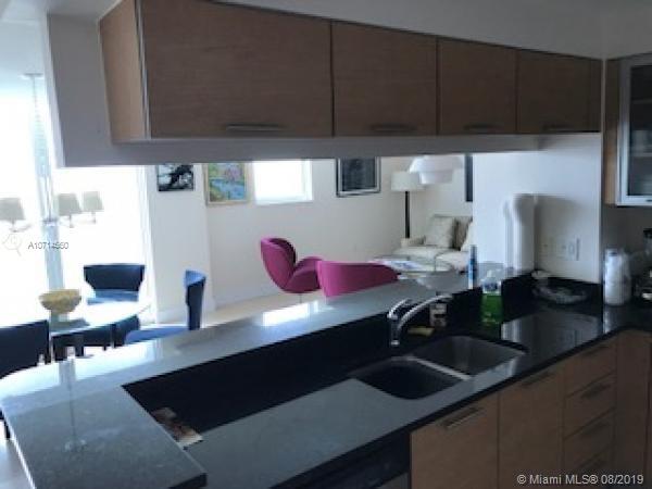 31 SE 5th St #1002