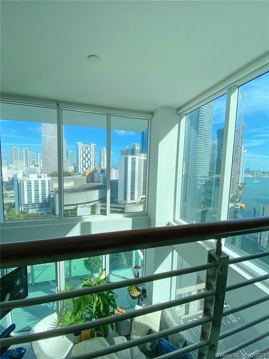 image Brickell on the River South9