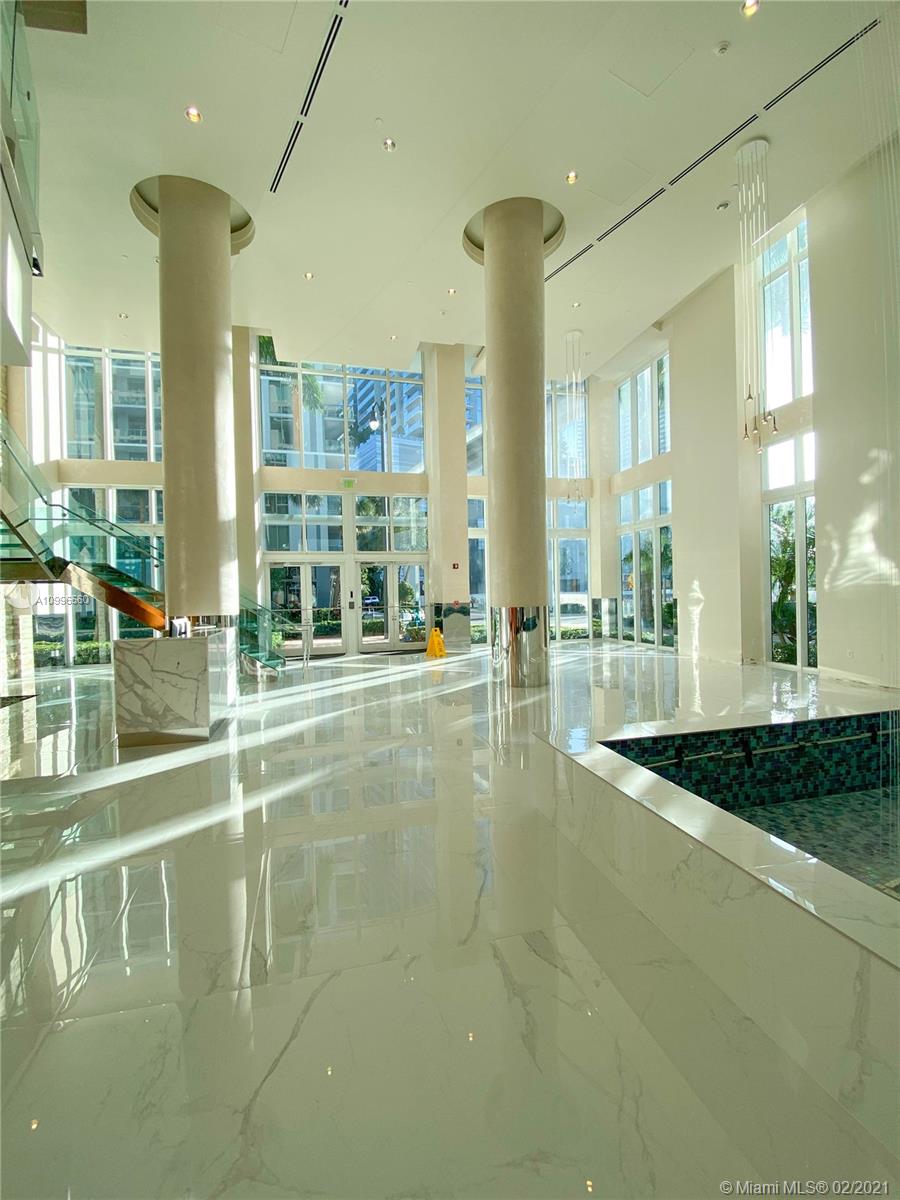 image Brickell on the River South10