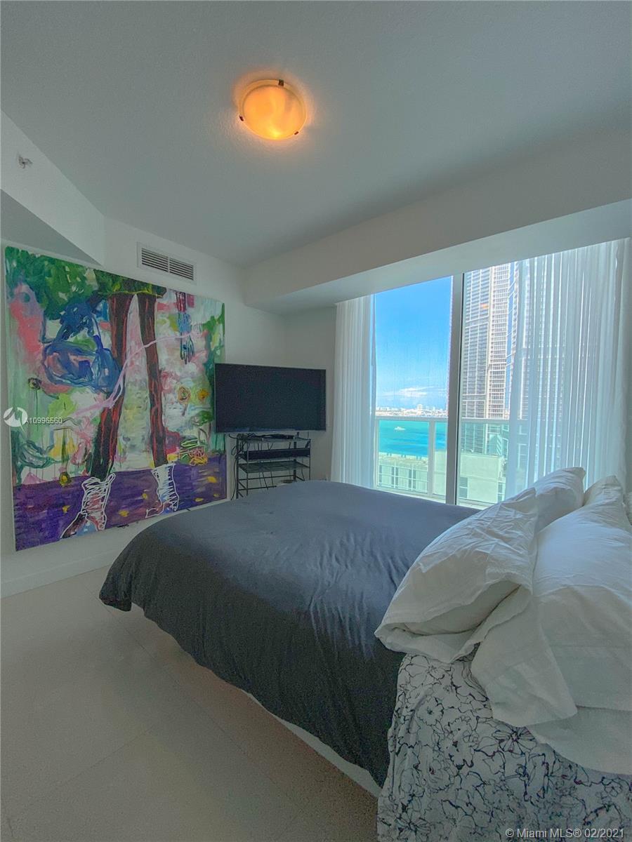 image Brickell on the River South20