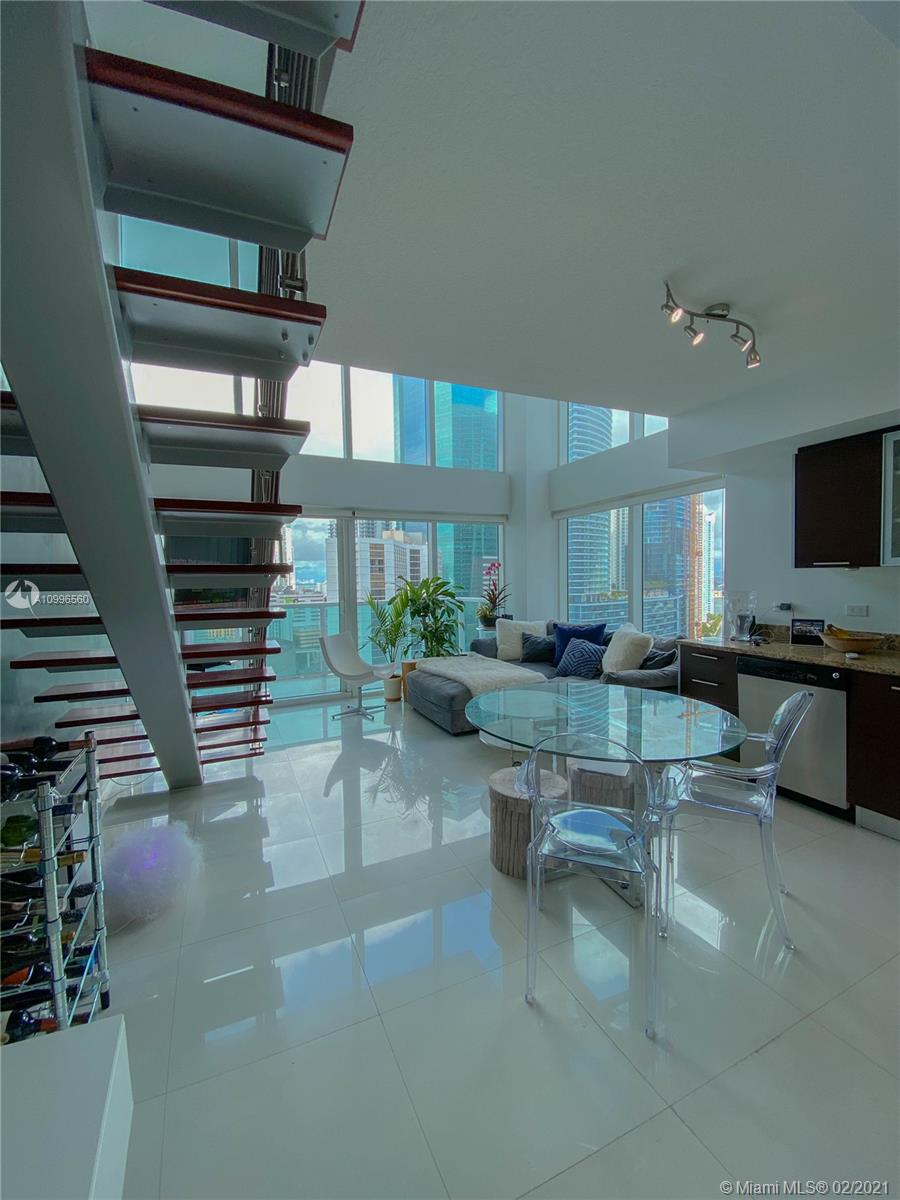 image Brickell on the River South2