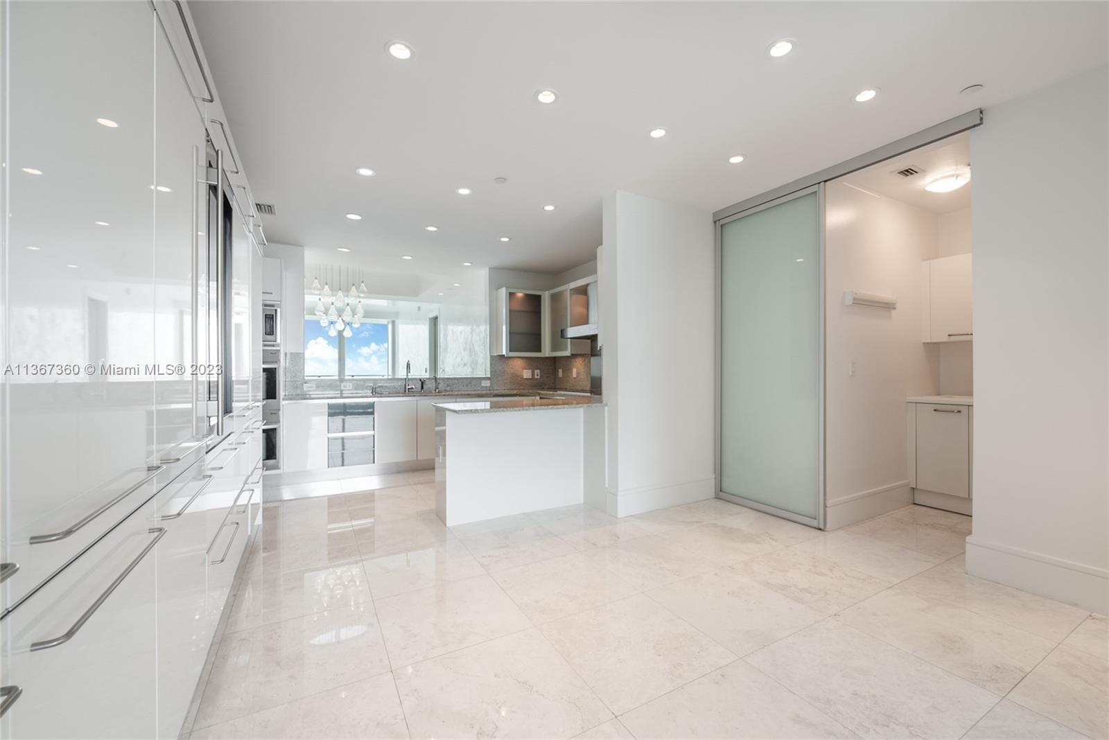 2627 S Bayshore Dr #2703,Miami, FL 33133