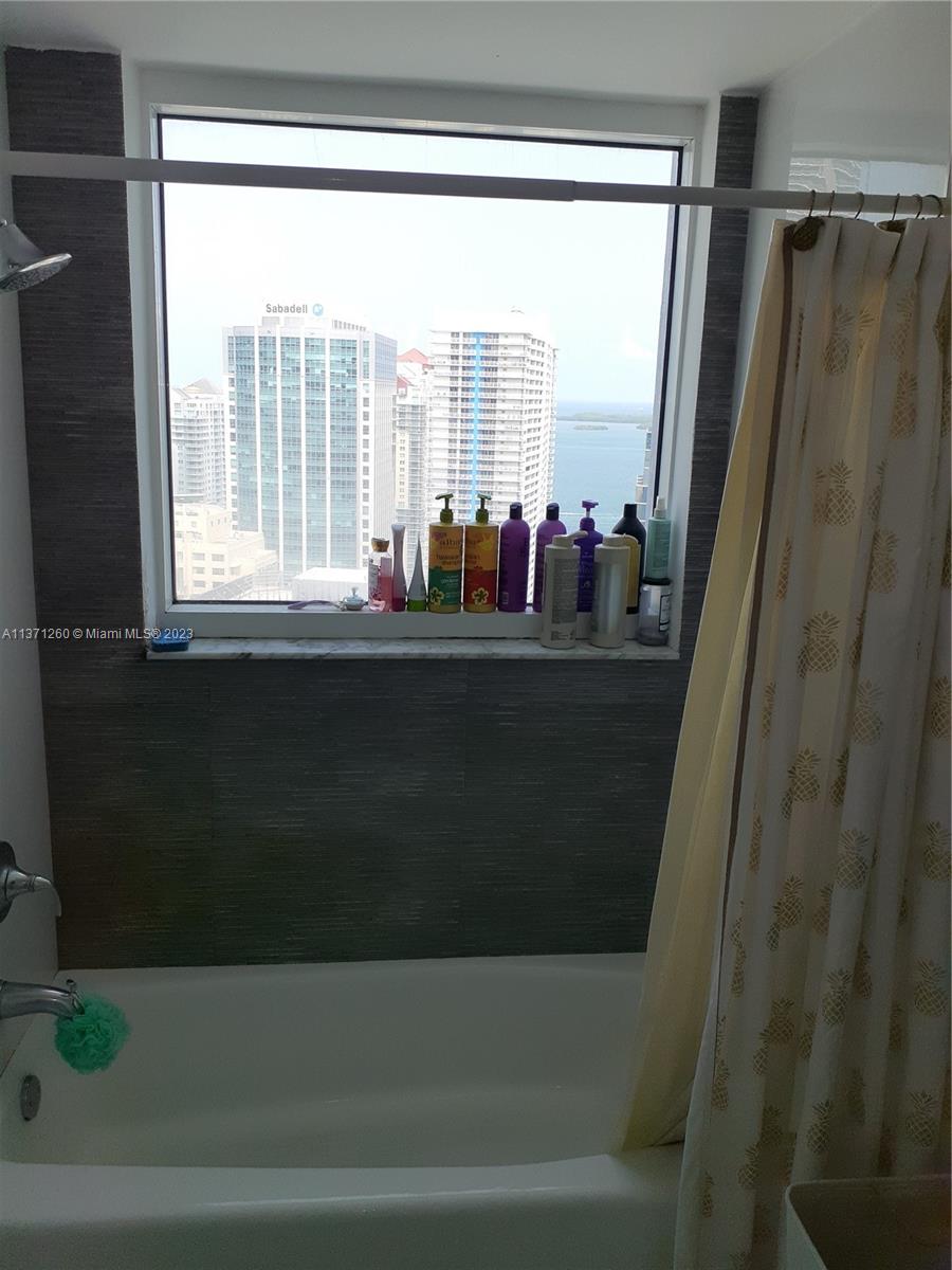 image Vue at Brickell18