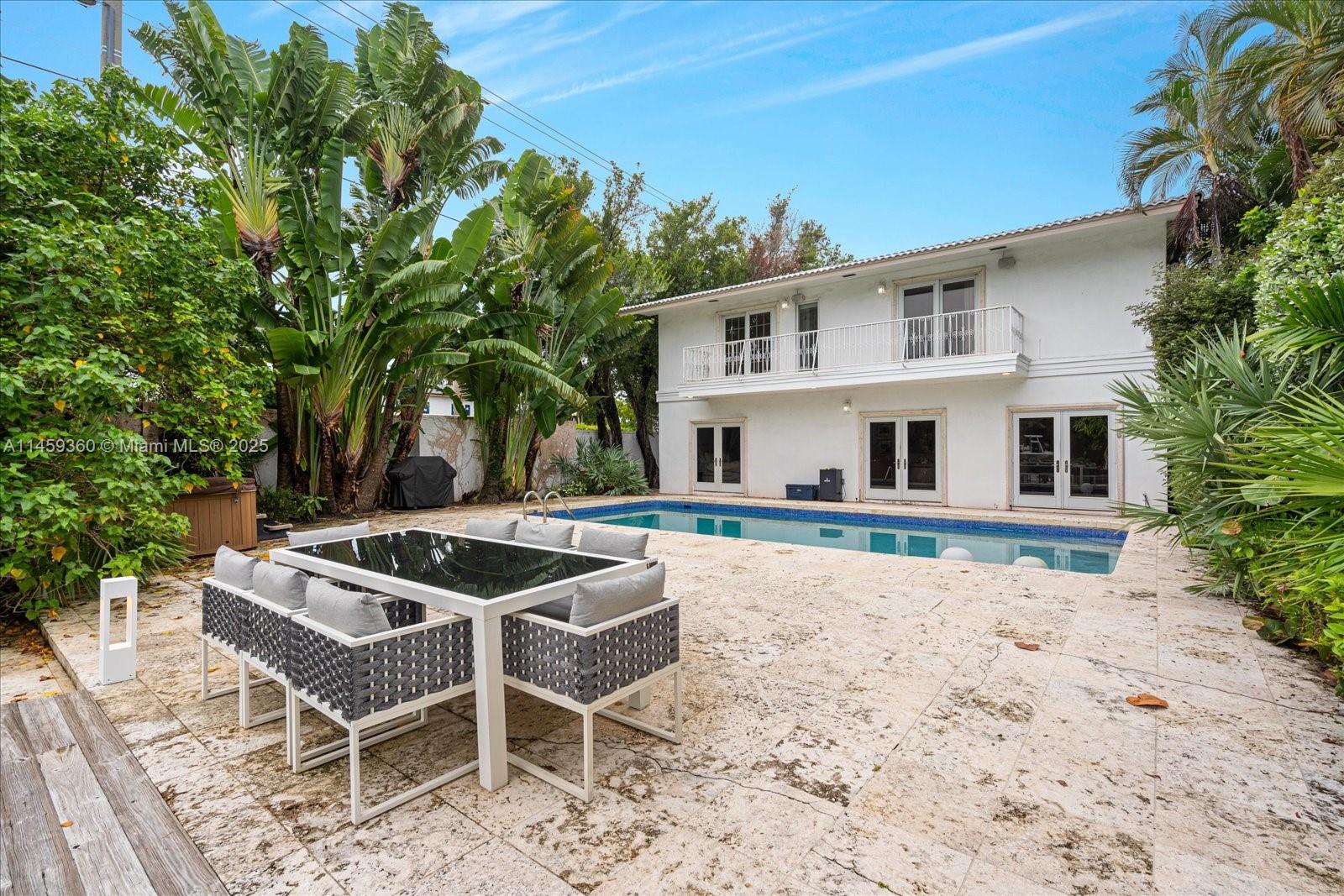 433 E Dilido Dr Miami Beach, FL 33139