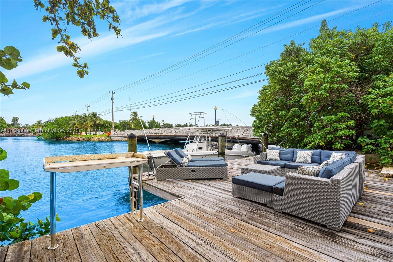 433 E Dilido Dr Miami Beach, FL 33139