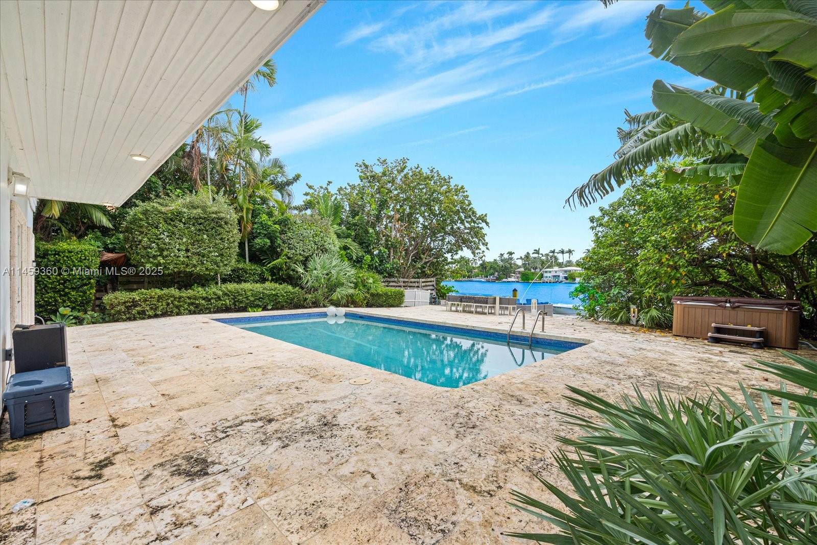 433 E Dilido Dr Miami Beach, FL 33139