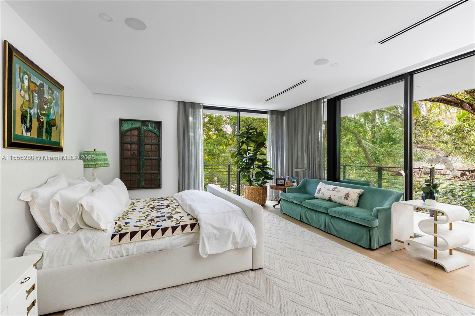 3470 Poinciana Ave Coconut Grove, FL 33133 3470 Poinciana Ave Coconut Grove, FL 33133