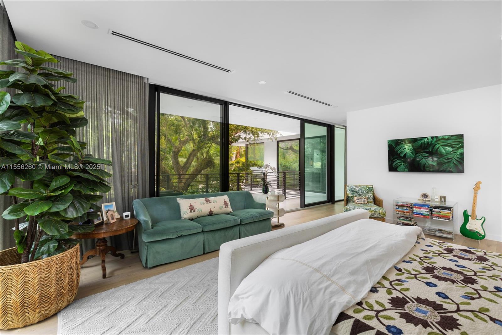 3470 Poinciana Ave Coconut Grove, FL 33133 3470 Poinciana Ave Coconut Grove, FL 33133