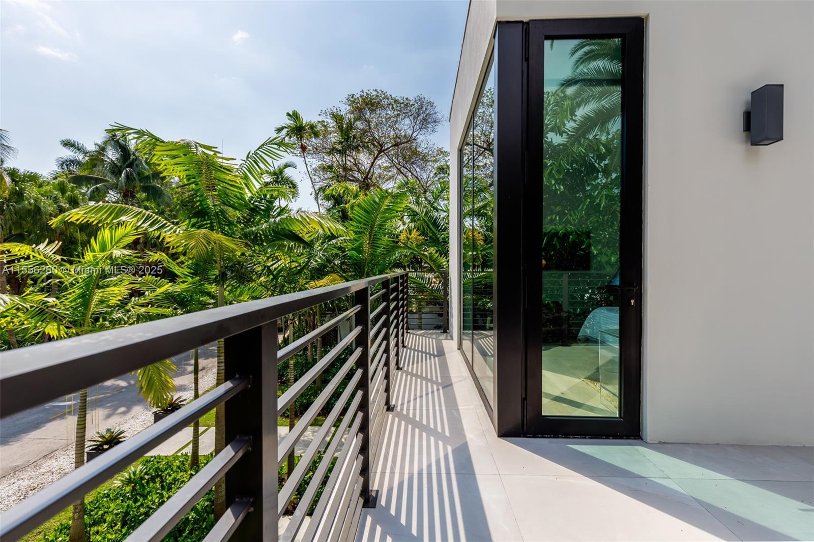 3470 Poinciana Ave Coconut Grove, FL 33133 3470 Poinciana Ave Coconut Grove, FL 33133