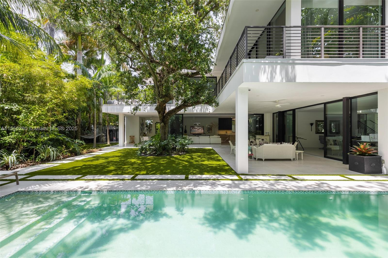 3470 Poinciana Ave Coconut Grove, FL 33133 3470 Poinciana Ave Coconut Grove, FL 33133