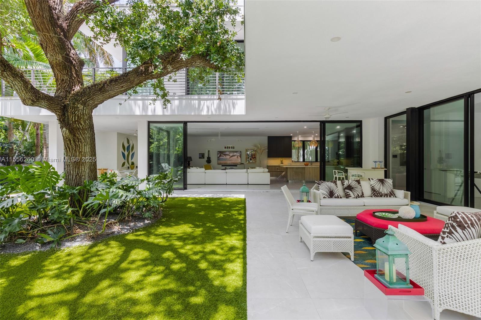 3470 Poinciana Ave Coconut Grove, FL 33133 3470 Poinciana Ave Coconut Grove, FL 33133