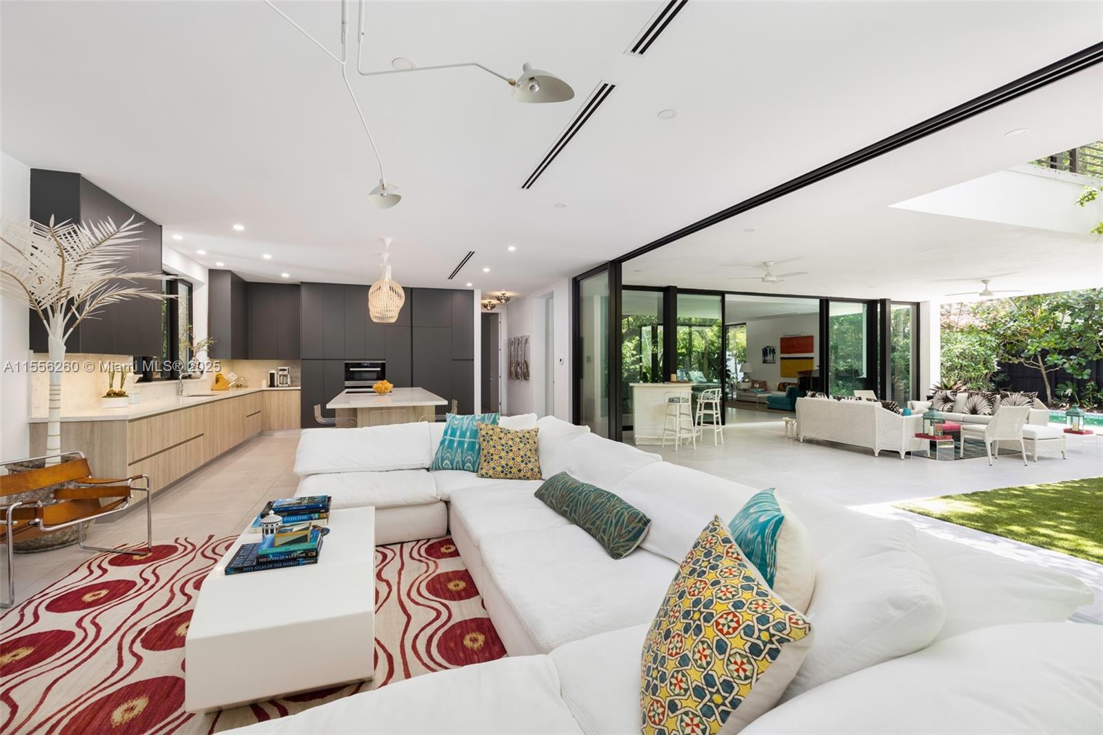 3470 Poinciana Ave Coconut Grove, FL 33133 3470 Poinciana Ave Coconut Grove, FL 33133