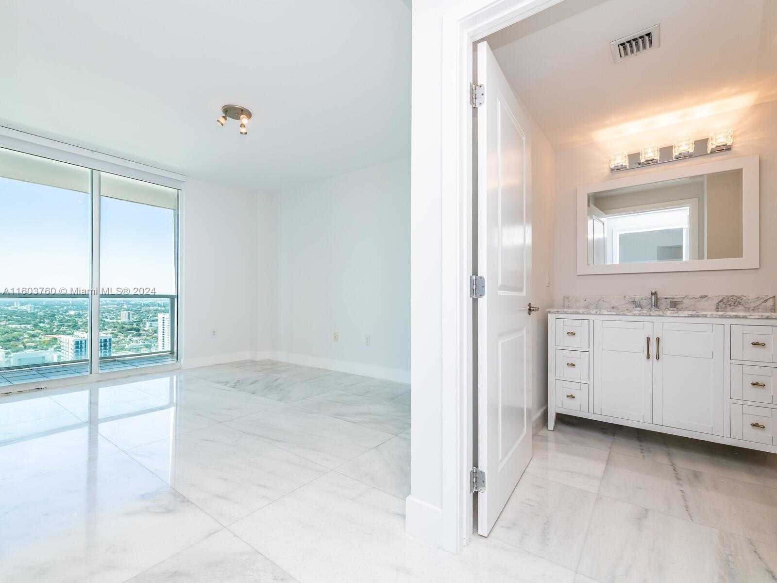 image Vue at Brickell11