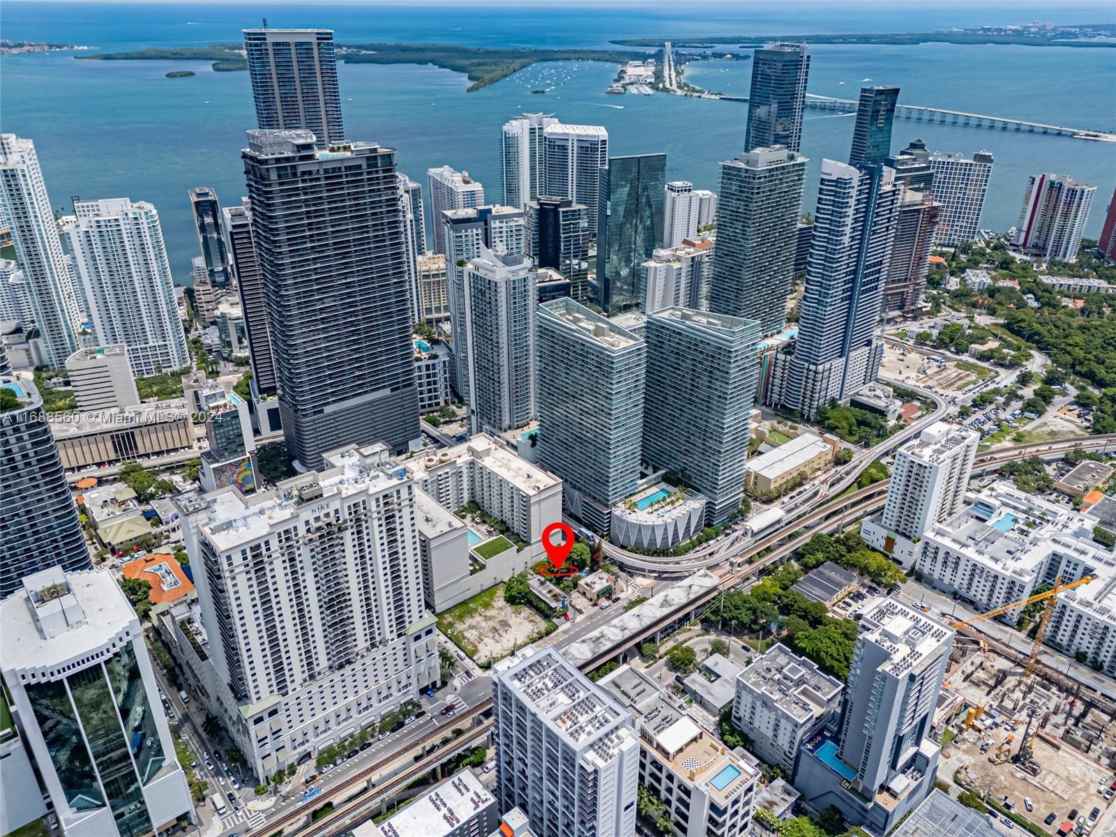 75 SW 11th St,Miami, FL 33130