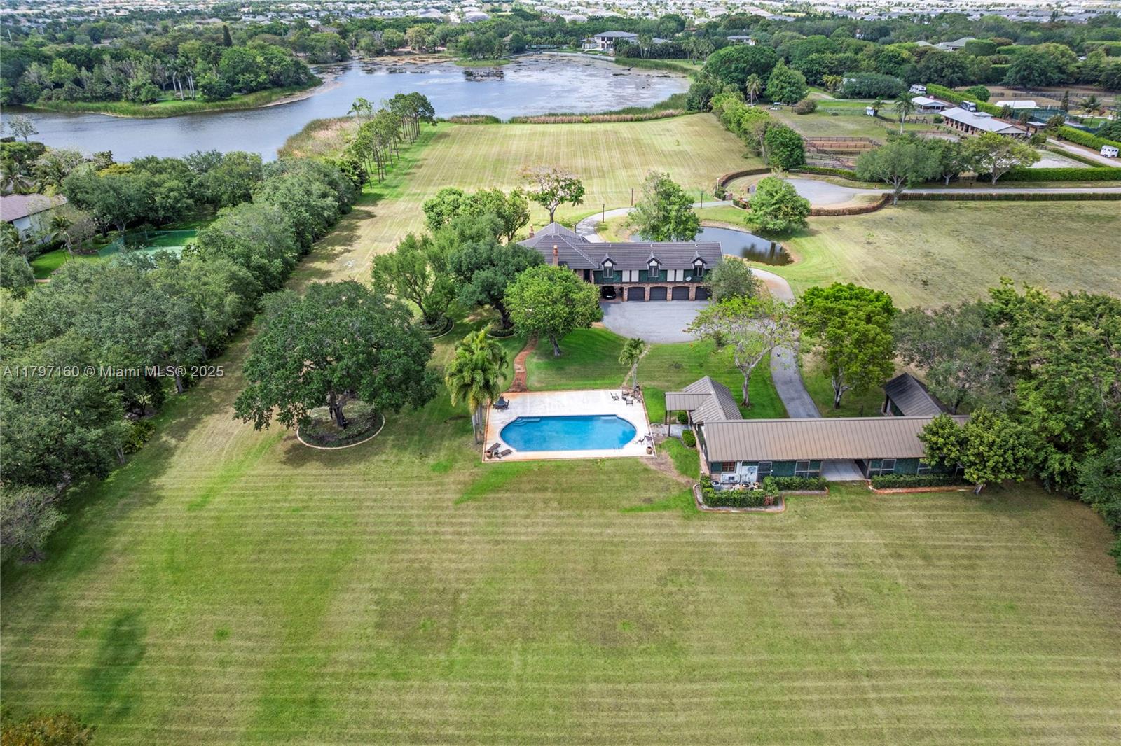 8700 Surrey Ln Boca Raton, FL 33496