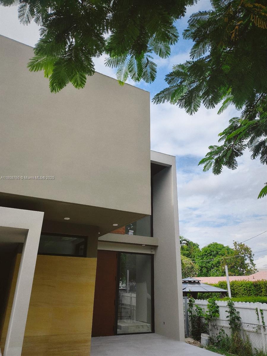 234 SW 22nd Rd Miami, FL 33129