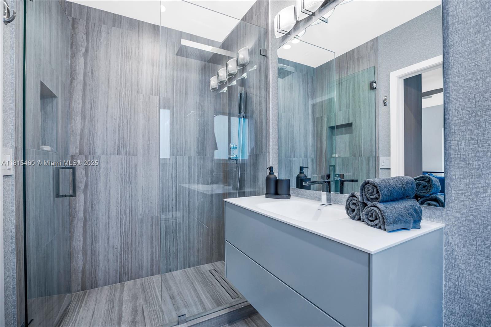 38 SW 25th Rd Miami, FL 33129