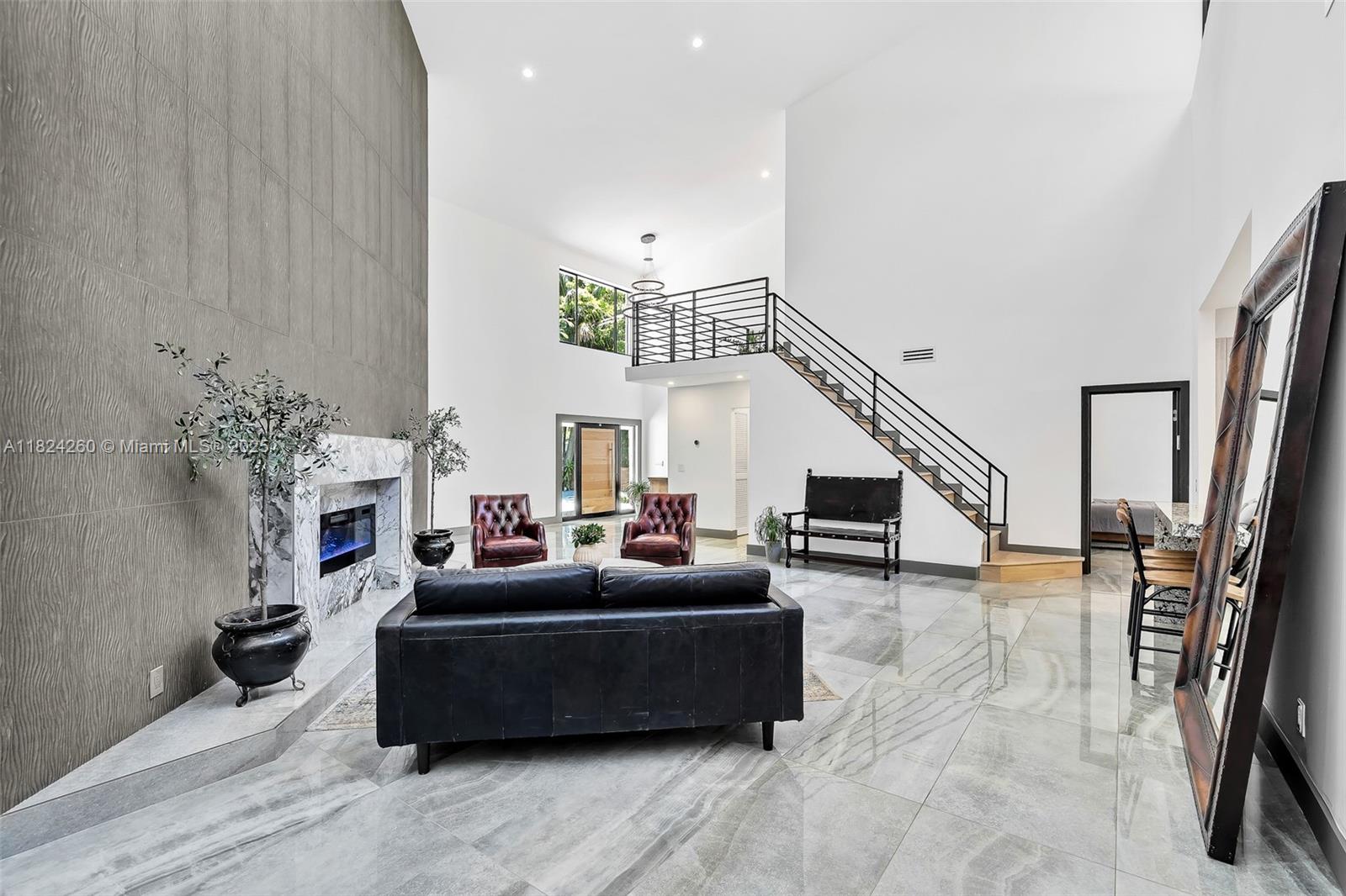 5811 SW 33rd Ter Hollywood, FL 33312