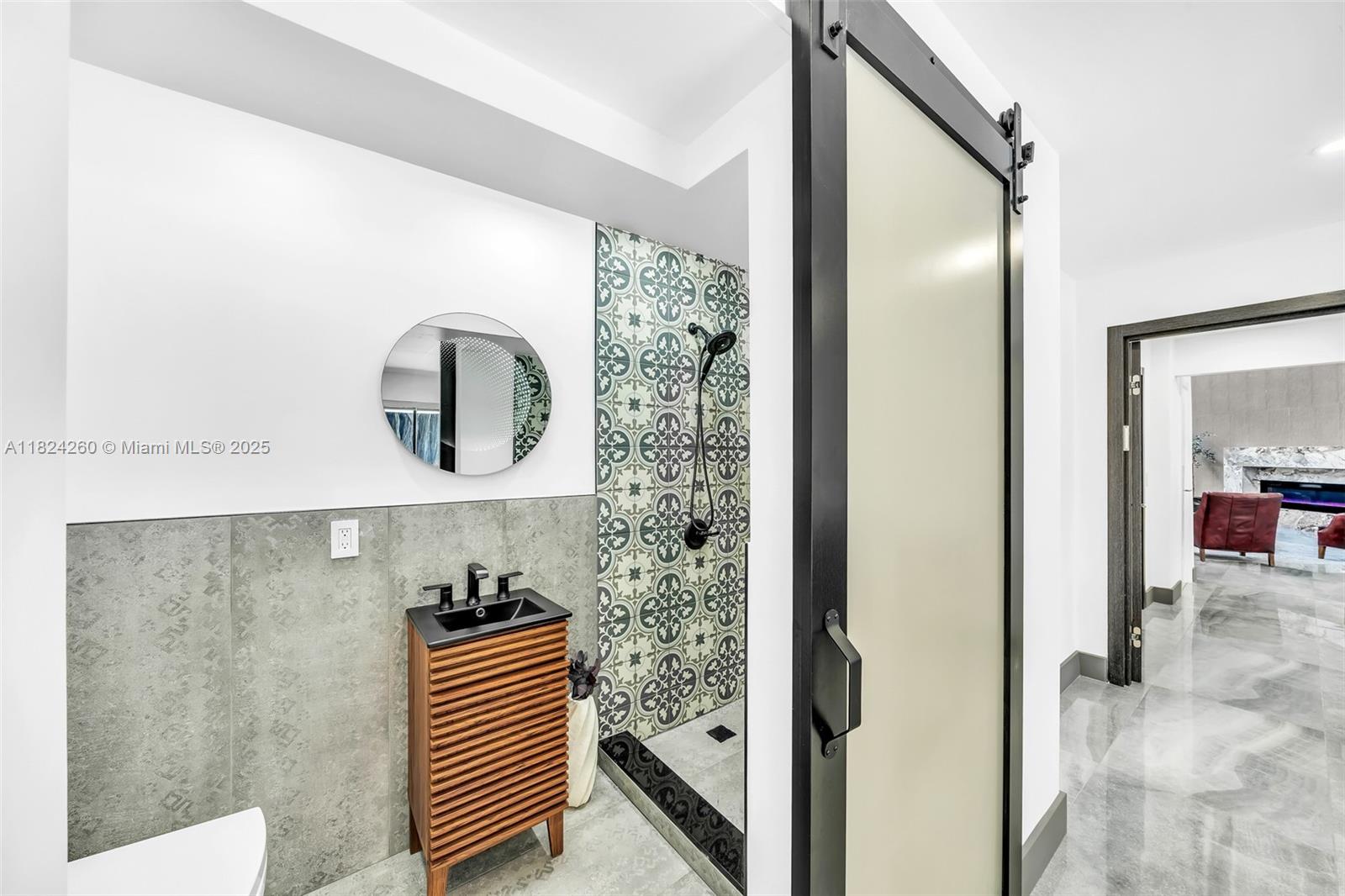 5811 SW 33rd Ter Hollywood, FL 33312