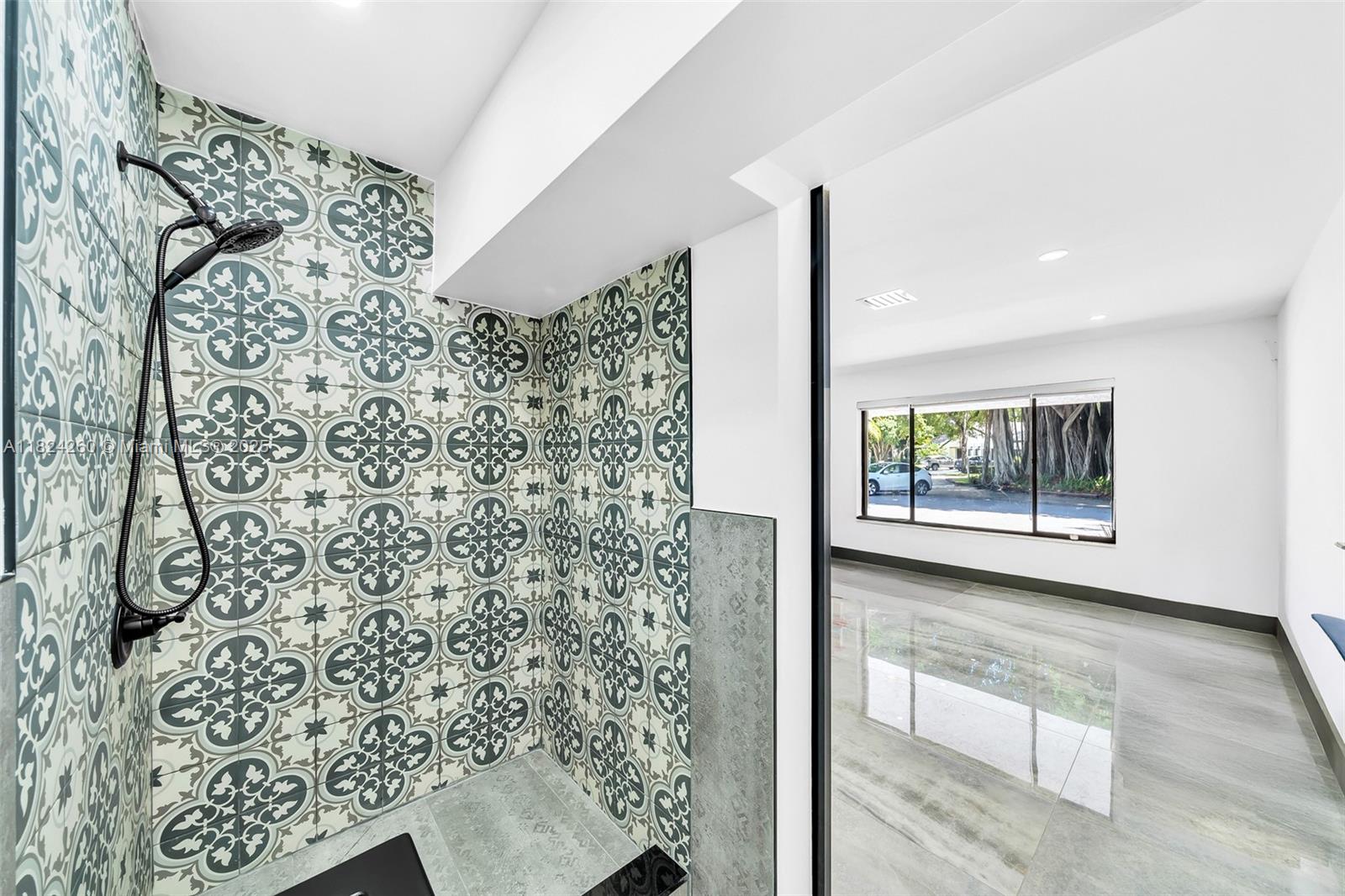 5811 SW 33rd Ter Hollywood, FL 33312