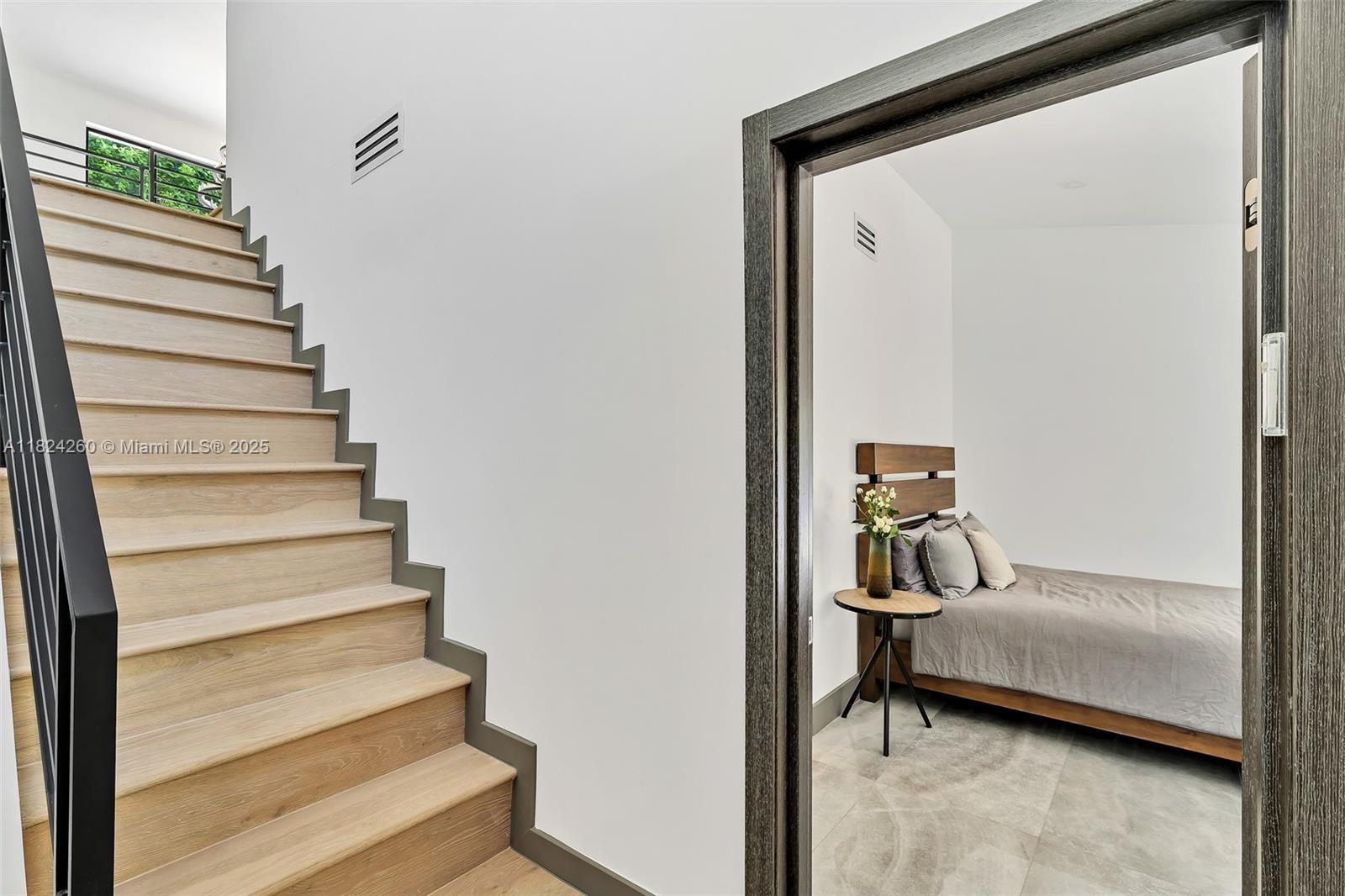 5811 SW 33rd Ter Hollywood, FL 33312