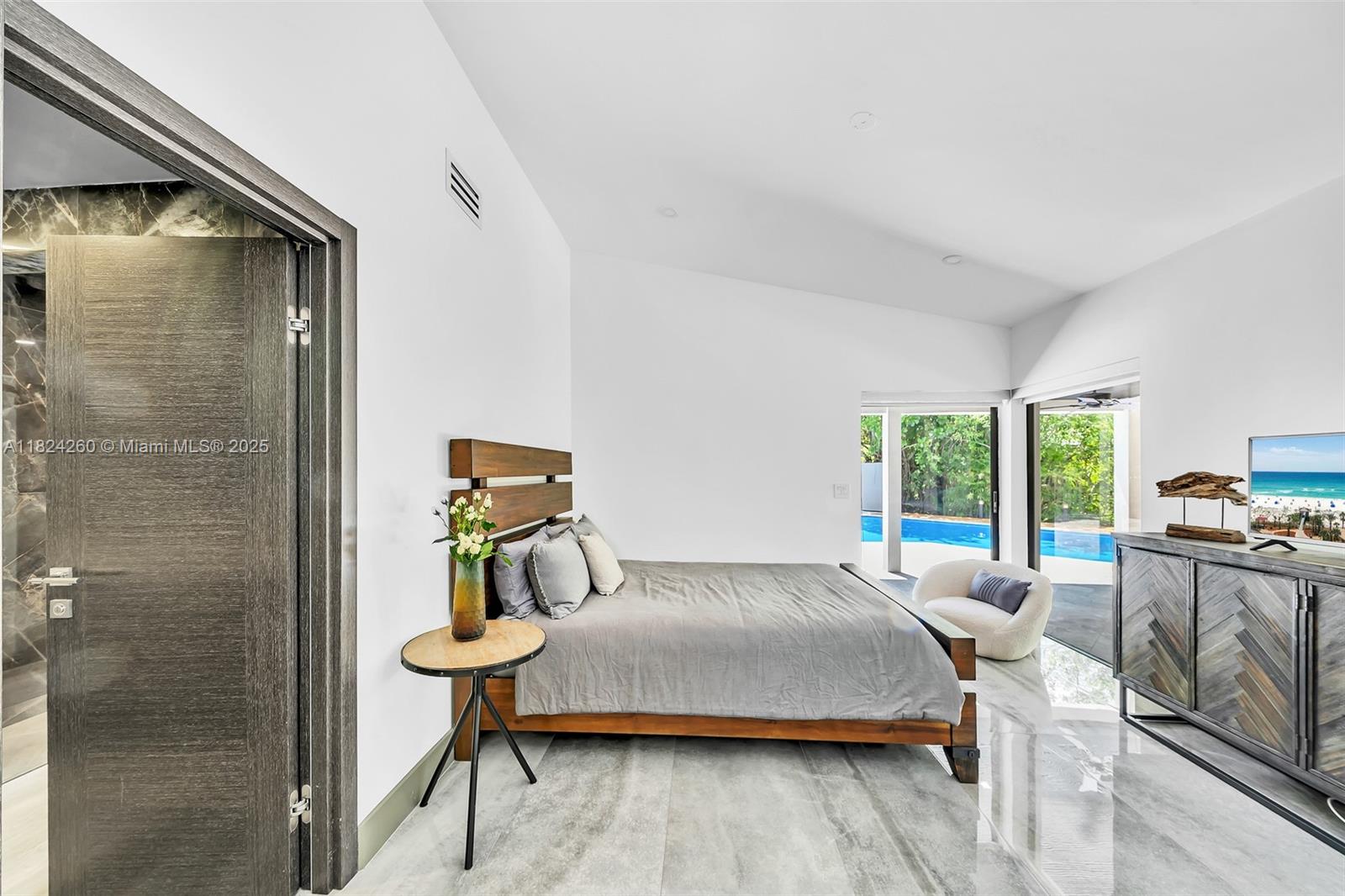 5811 SW 33rd Ter Hollywood, FL 33312