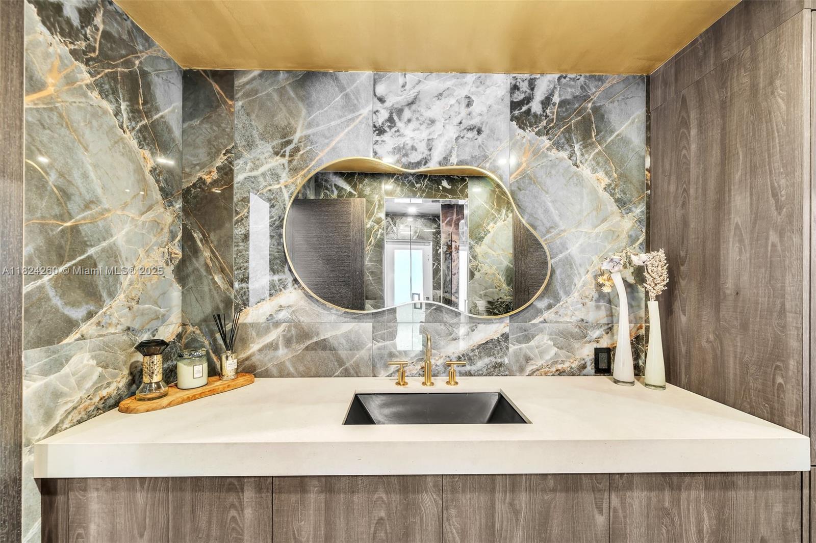 5811 SW 33rd Ter Hollywood, FL 33312