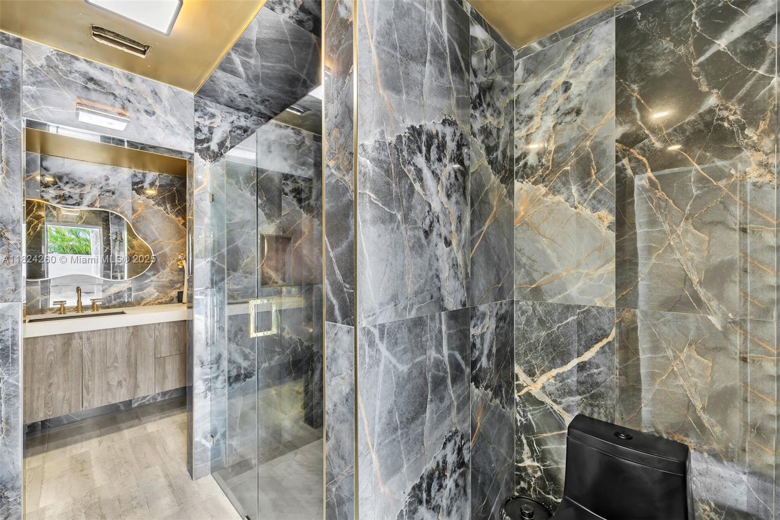 5811 SW 33rd Ter Hollywood, FL 33312