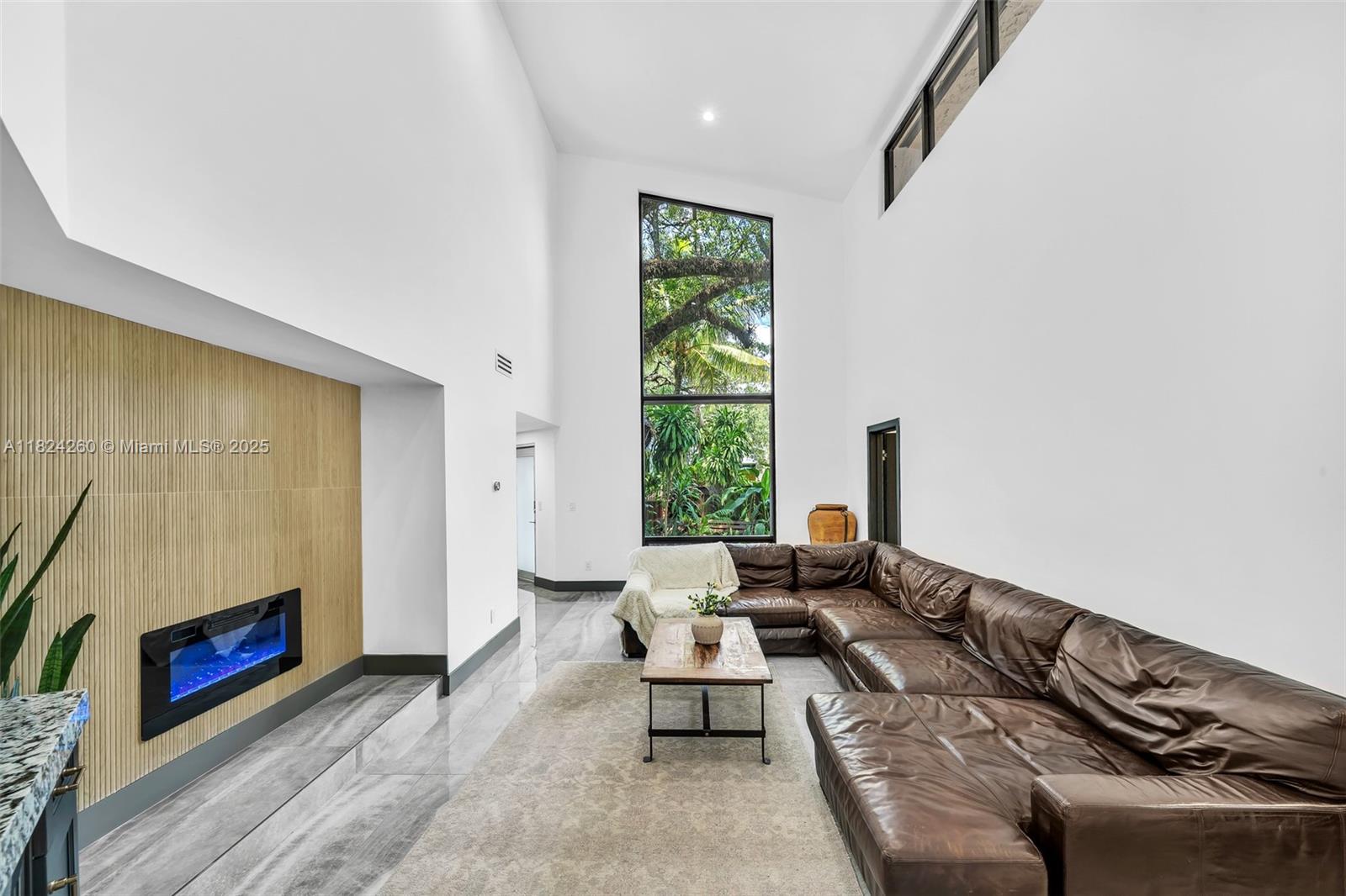 5811 SW 33rd Ter Hollywood, FL 33312