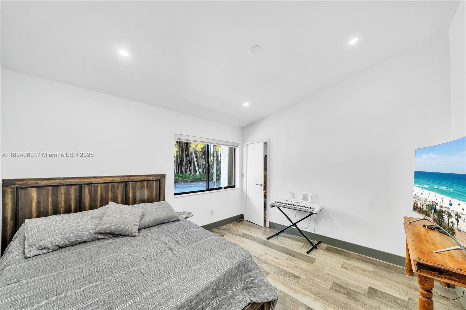 5811 SW 33rd Ter Hollywood, FL 33312