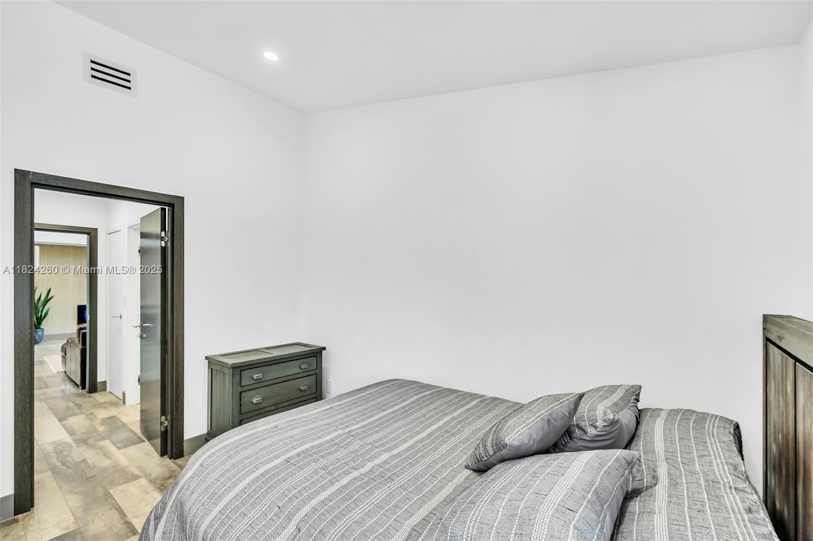 5811 SW 33rd Ter Hollywood, FL 33312