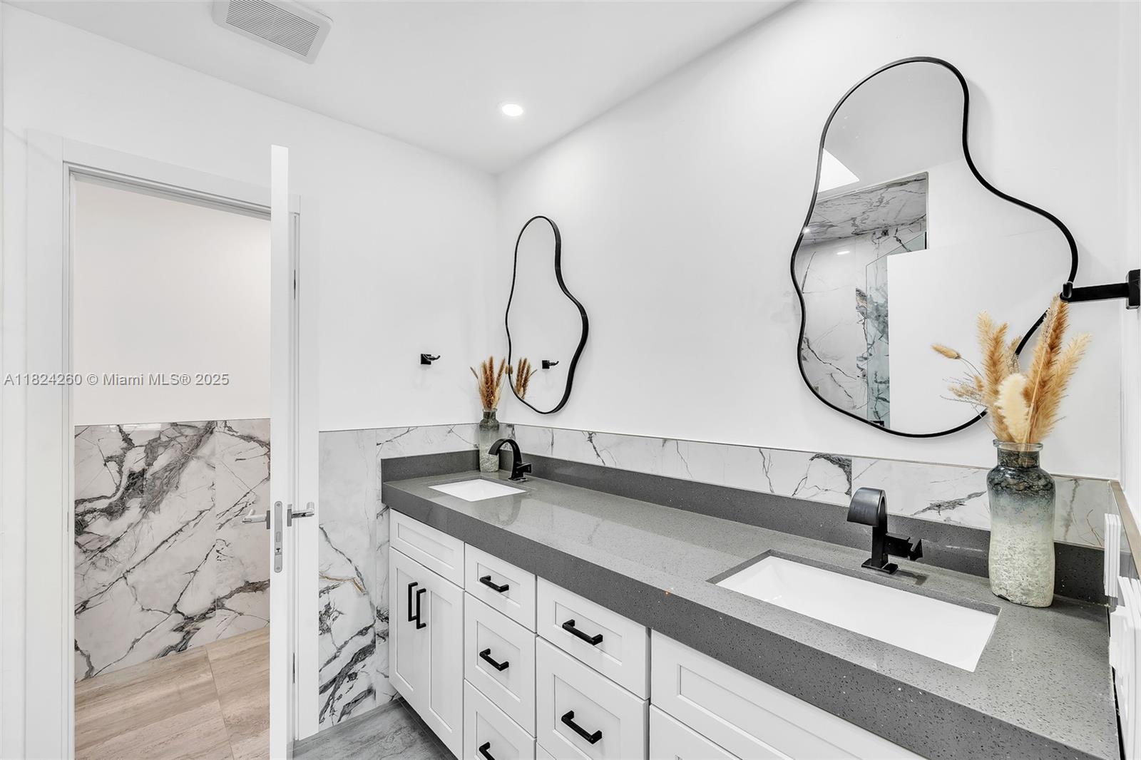 5811 SW 33rd Ter Hollywood, FL 33312