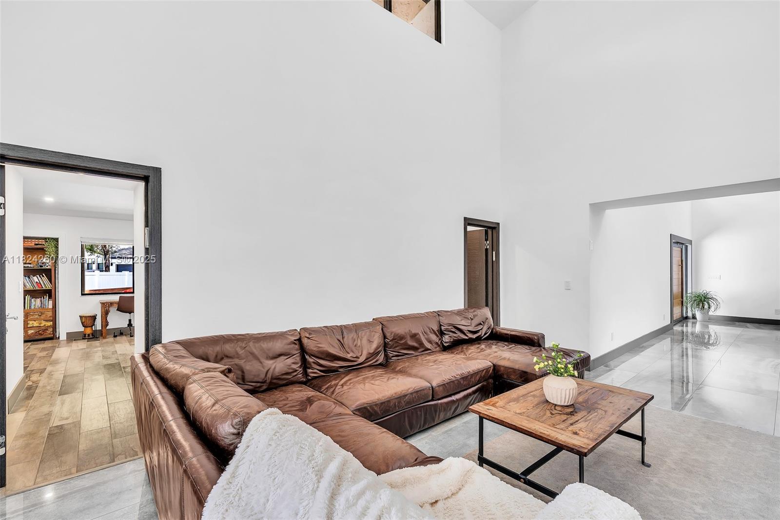 5811 SW 33rd Ter Hollywood, FL 33312