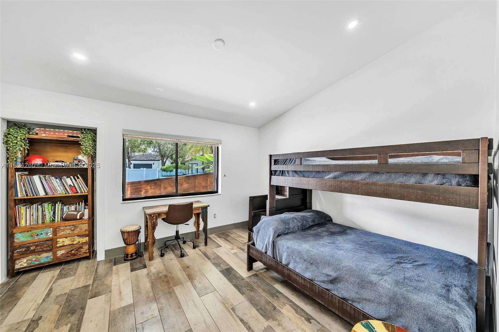 5811 SW 33rd Ter Hollywood, FL 33312