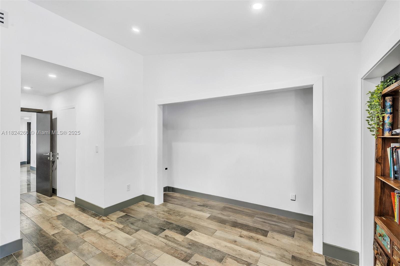 5811 SW 33rd Ter Hollywood, FL 33312