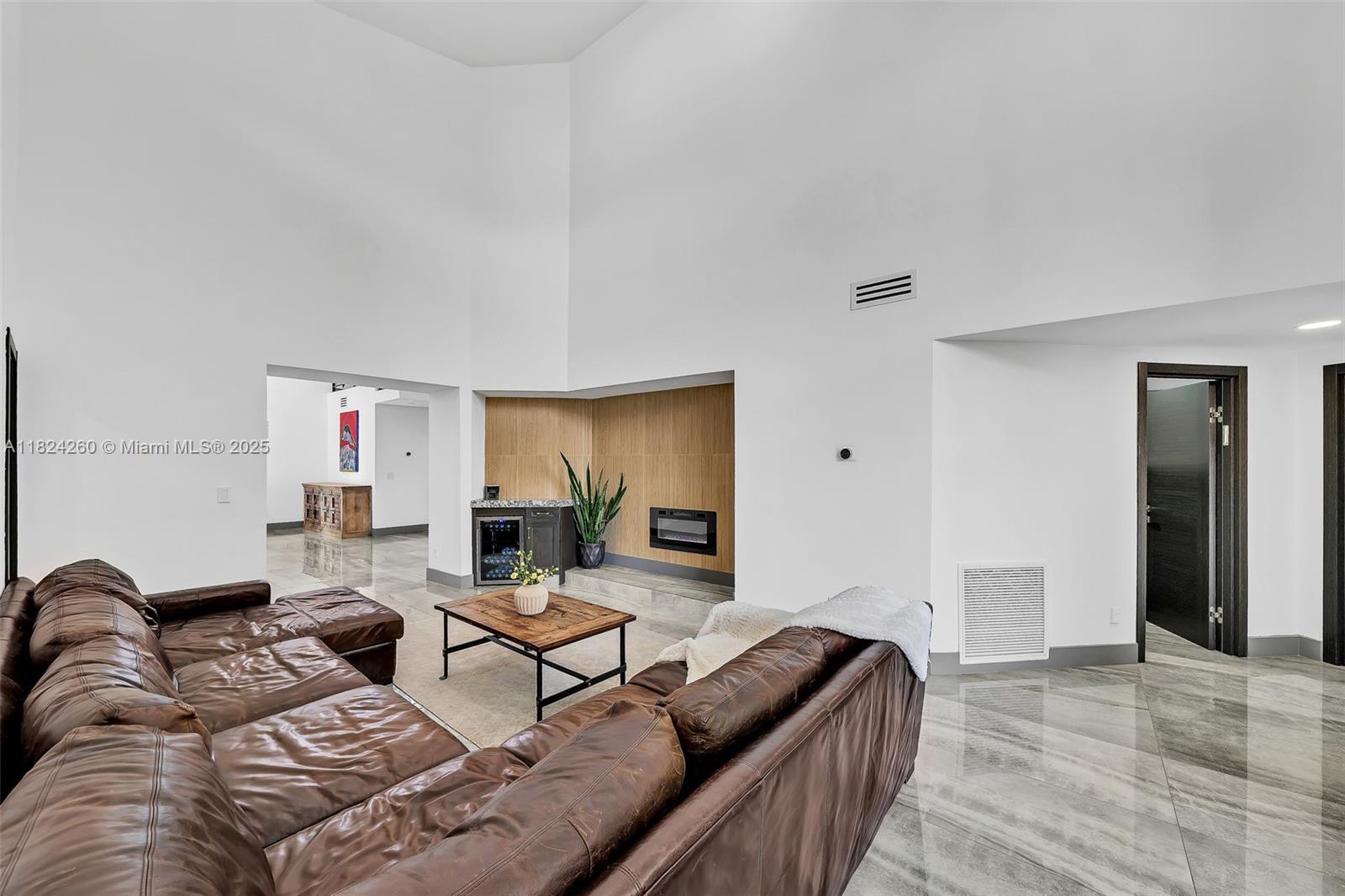 5811 SW 33rd Ter Hollywood, FL 33312