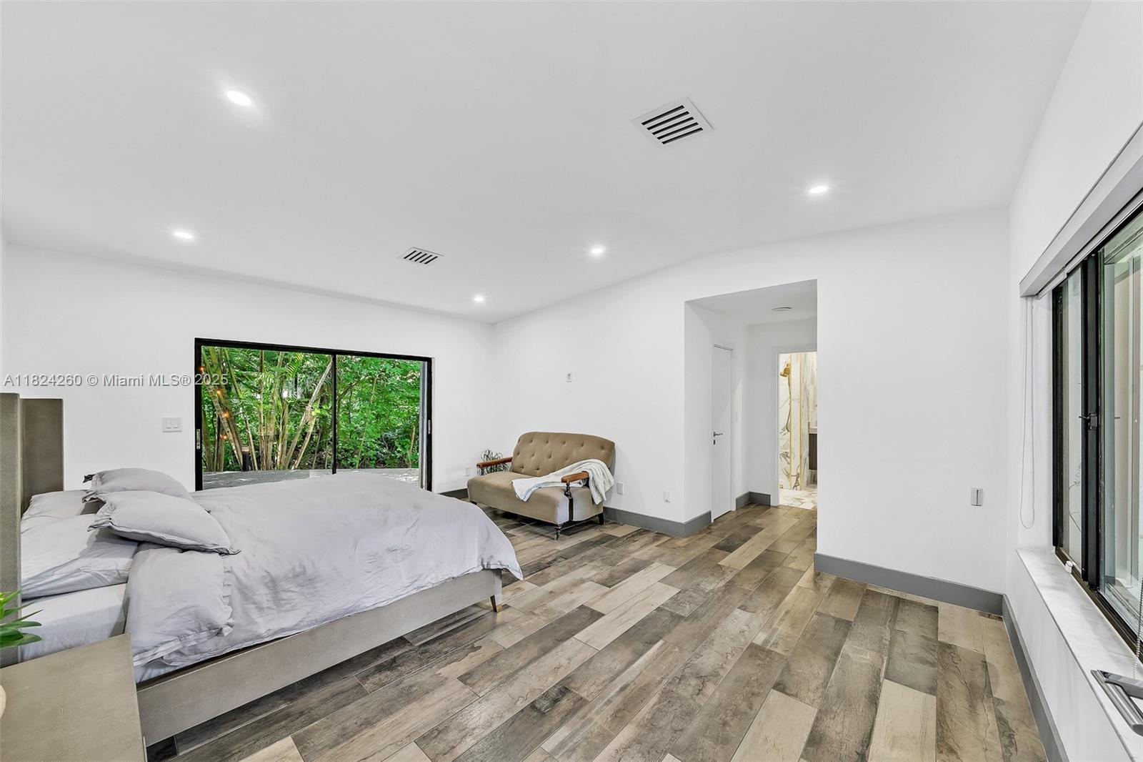 5811 SW 33rd Ter Hollywood, FL 33312