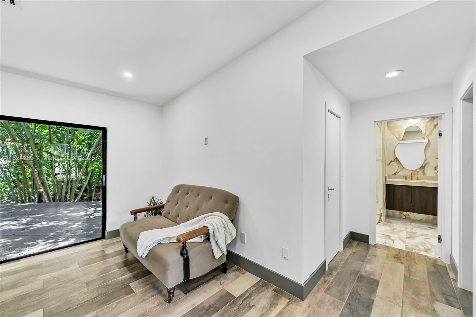 5811 SW 33rd Ter Hollywood, FL 33312