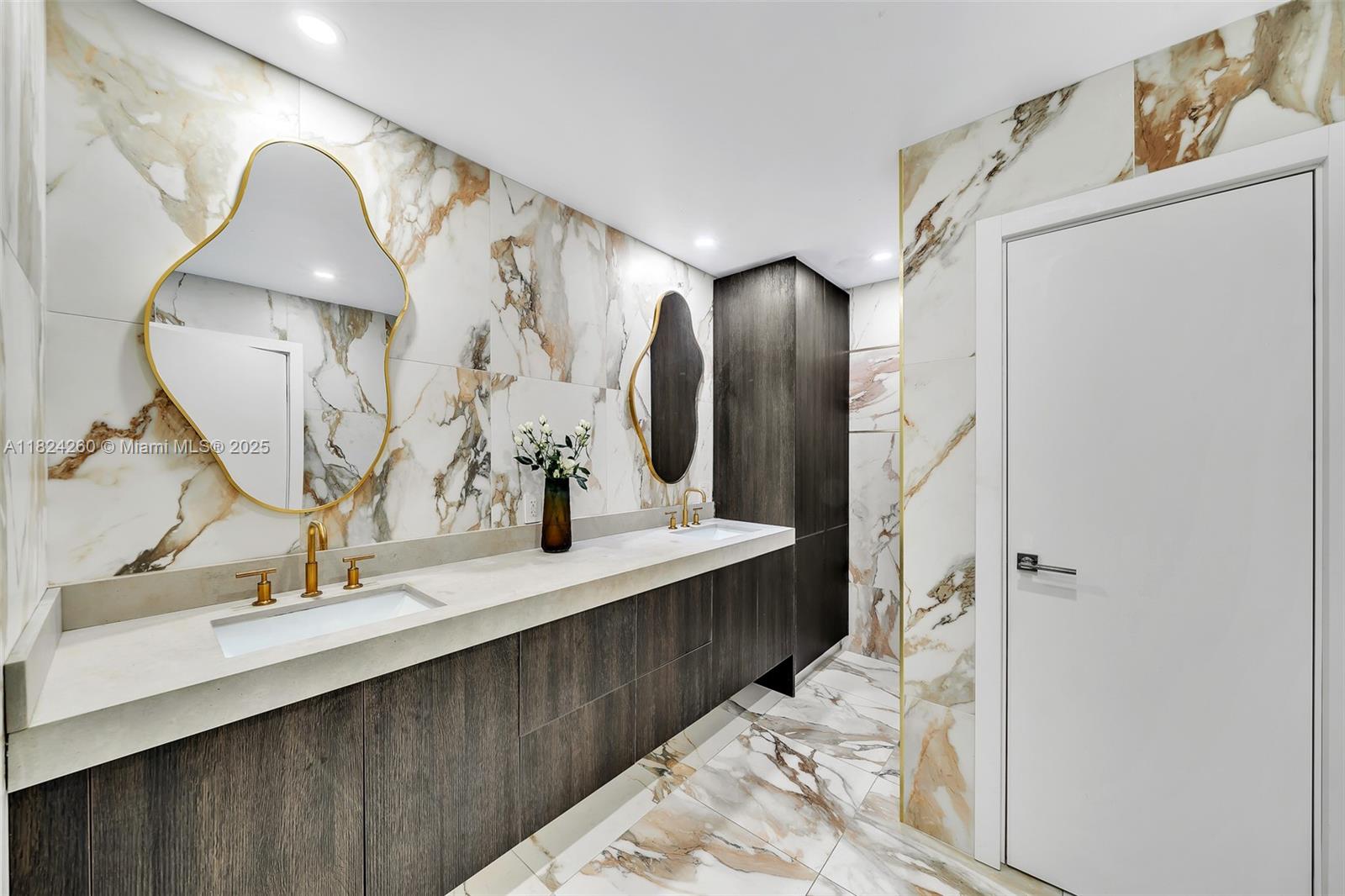 5811 SW 33rd Ter Hollywood, FL 33312