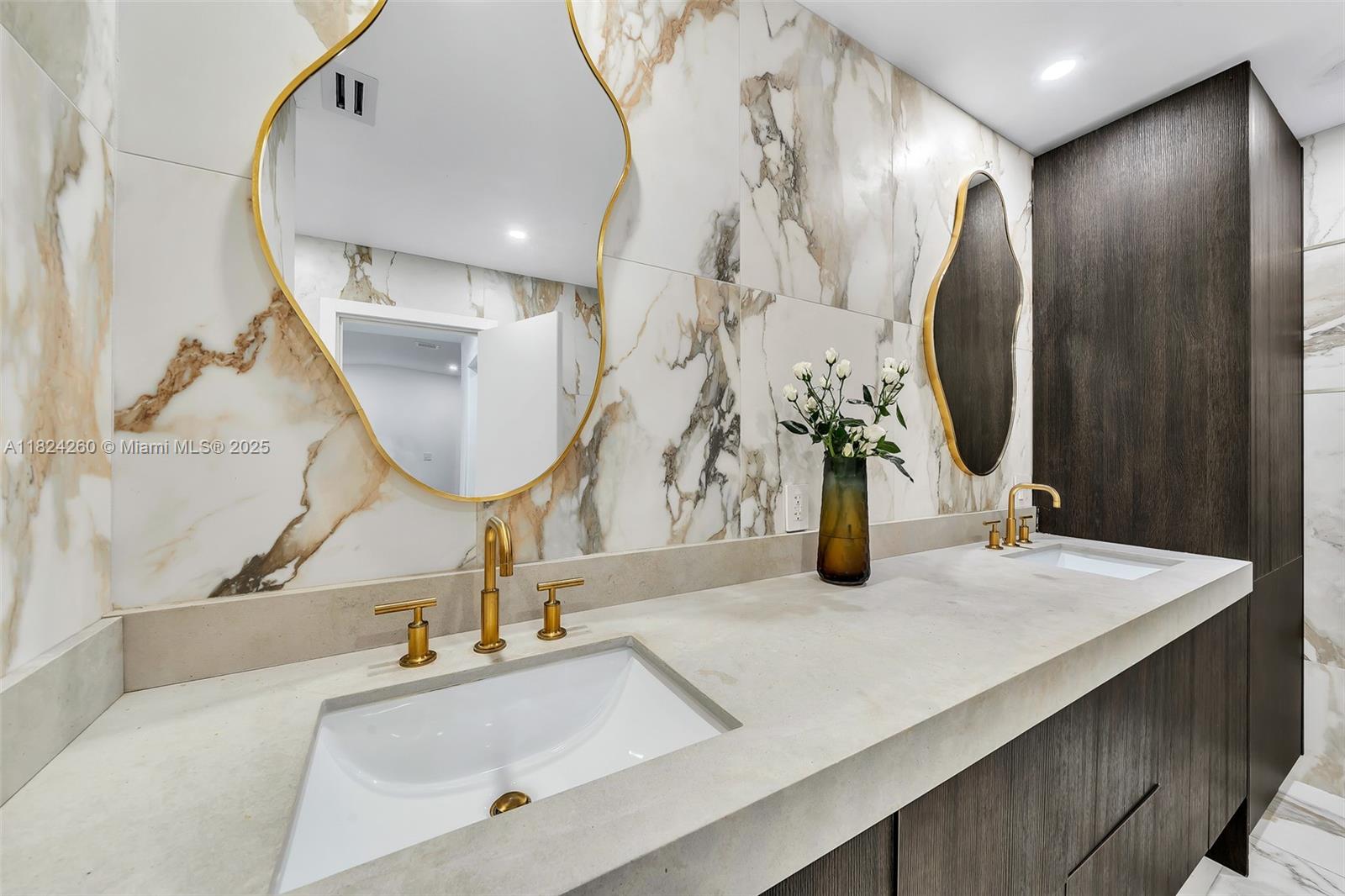 5811 SW 33rd Ter Hollywood, FL 33312