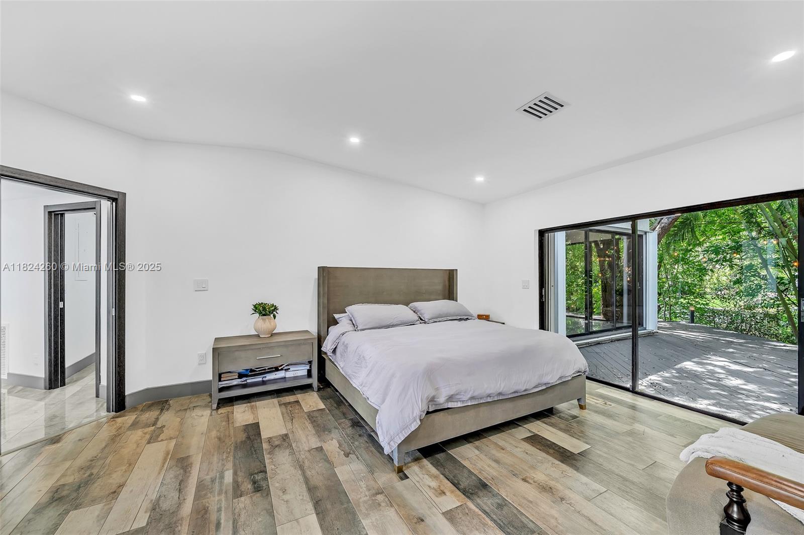 5811 SW 33rd Ter Hollywood, FL 33312