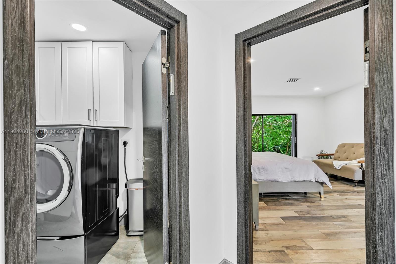 5811 SW 33rd Ter Hollywood, FL 33312